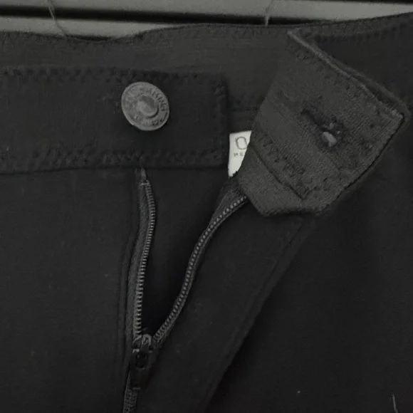 Girlfriend Slim Ankle Jeans - Picture 8 of 10